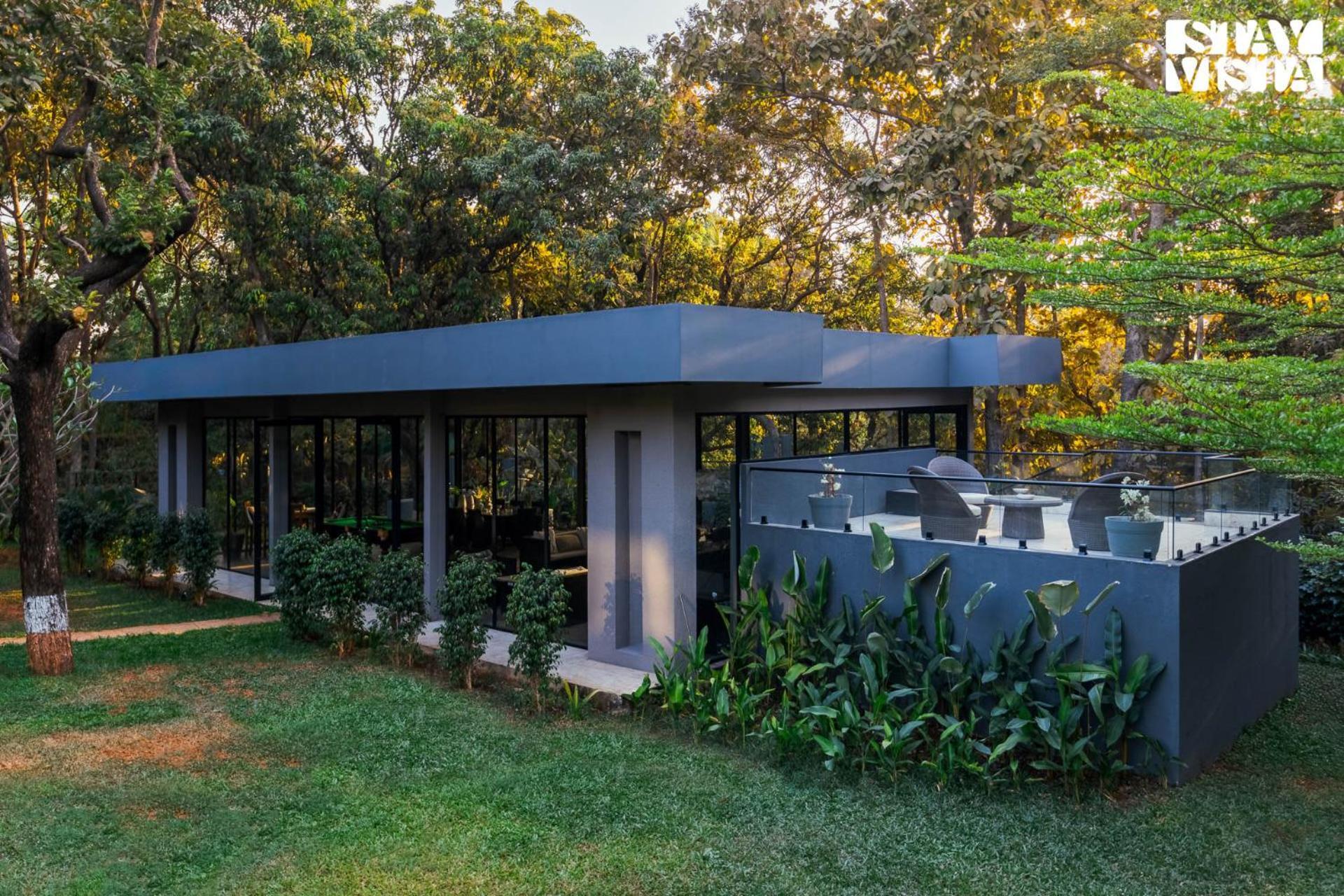 Reflection House By Stayvista With Pool, Terrace Bar, Indoor Games & Exquisite Interiors In A Nutshell Alībāg Εξωτερικό φωτογραφία
